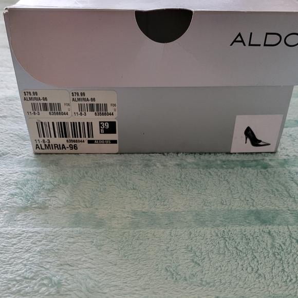 Vintage Aldo Size 39EU (Size 8 USA) Black Satin 4" Heels W/Copper Floral Print - Picture 9 of 9